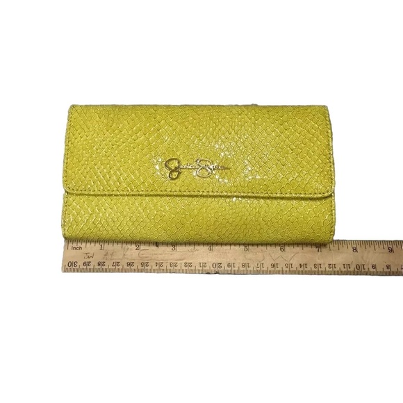 Pretty Jessica Simpson Faux Snake Leather Clutch Trifold Wallet ID Cardholder - Picture 1 of 4